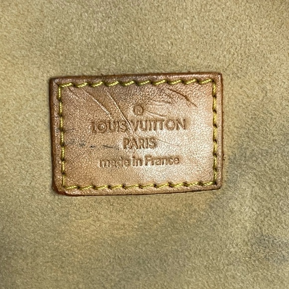 โSOLDโ LOUIS VUITTON manhattan in monogram - Picture 13 of 17